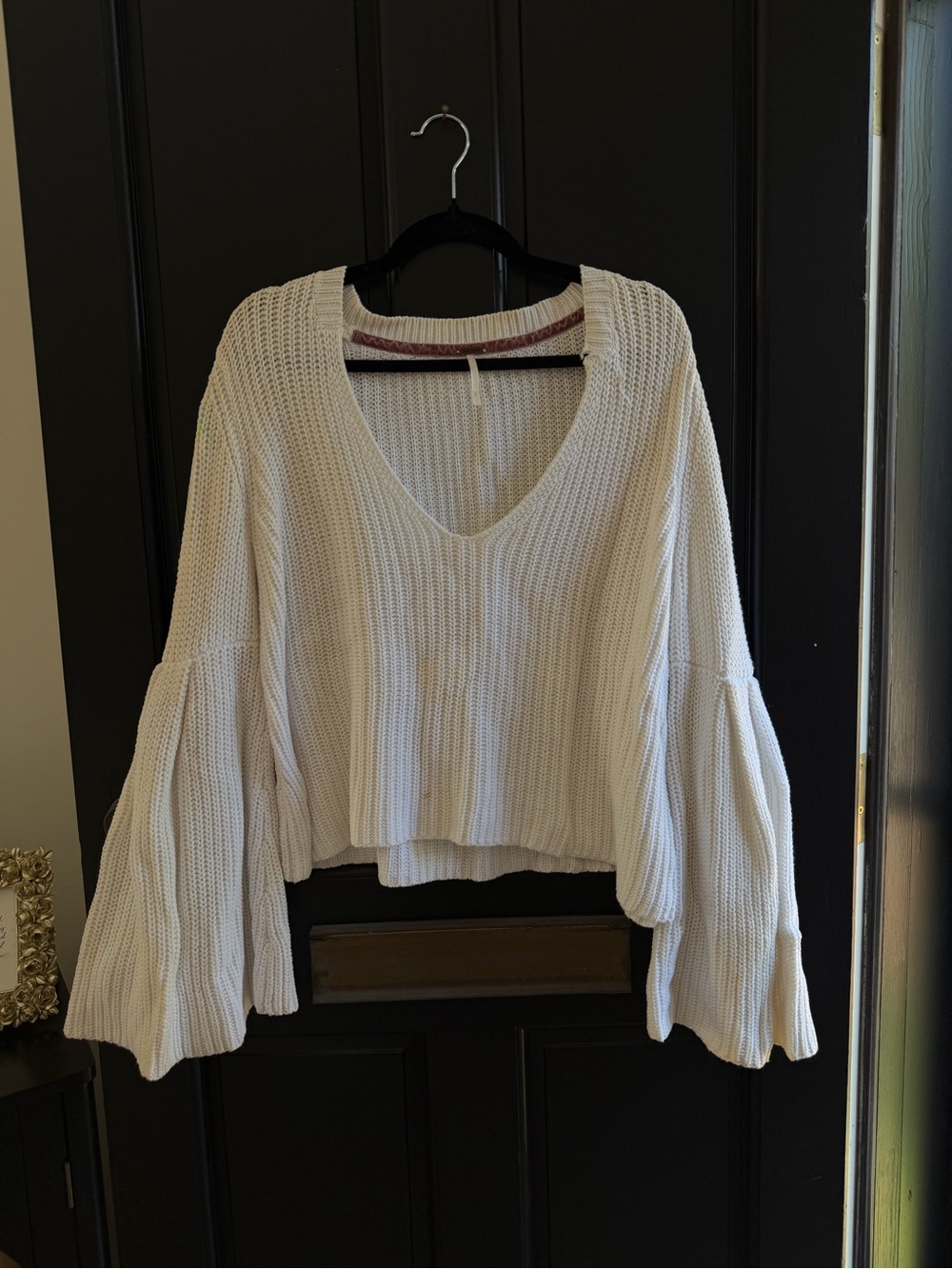 Free People Cream Chunky V-Neck Knit Sweater with Balloon Sleeves